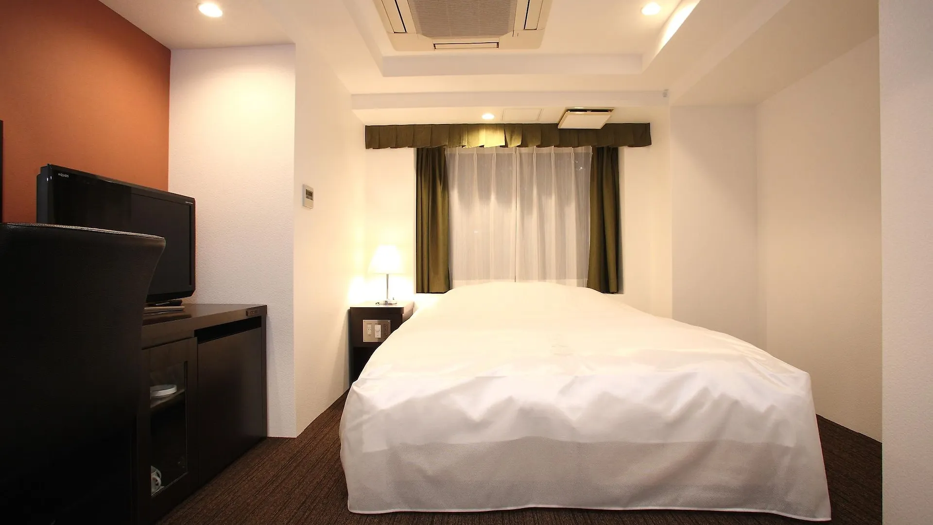 Отель эконом класса Hotel Sunline Kyoto Gion Shijo