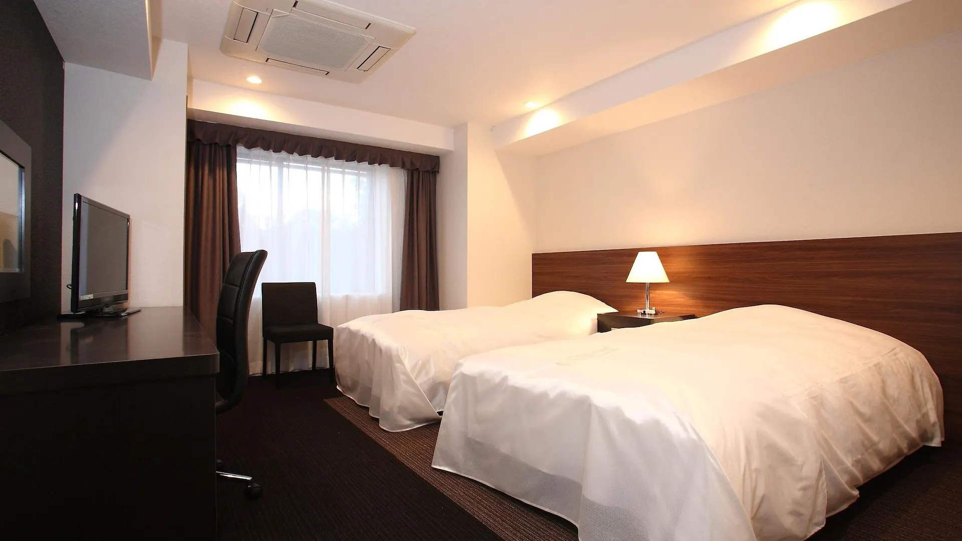 Отель эконом класса Hotel Sunline Kyoto Gion Shijo