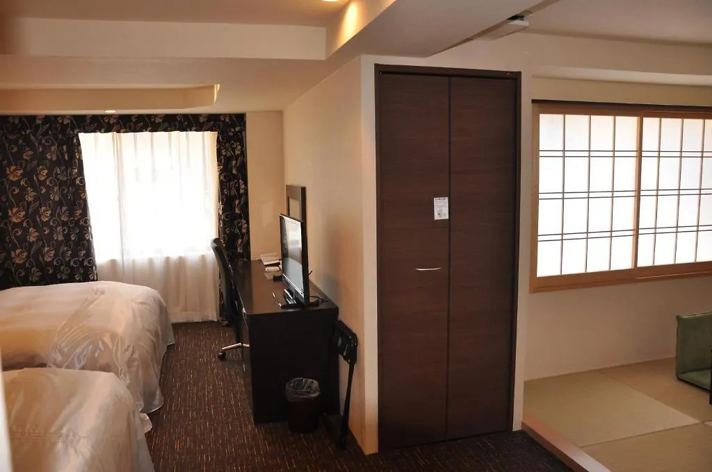 Отель эконом класса Hotel Sunline Kyoto Gion Shijo