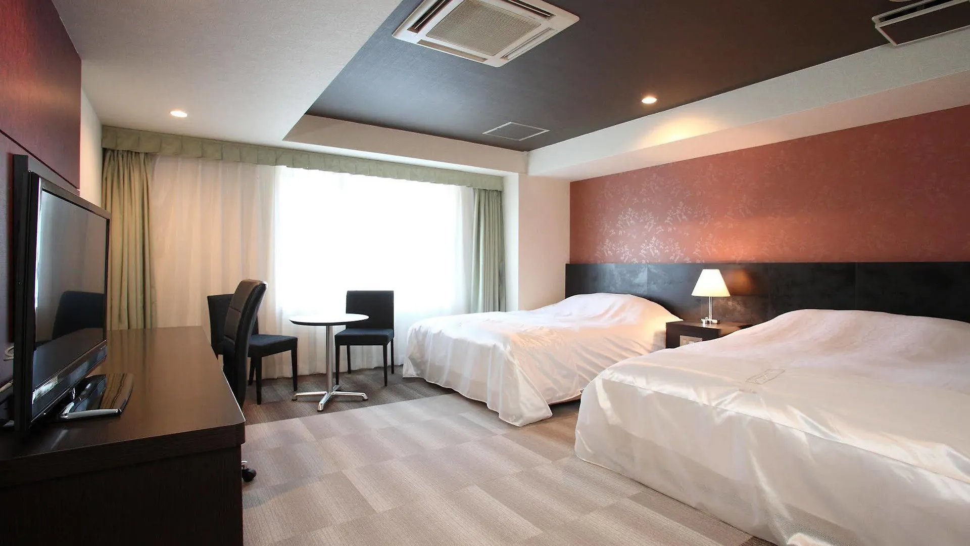 Отель эконом класса Hotel Sunline Kyoto Gion Shijo