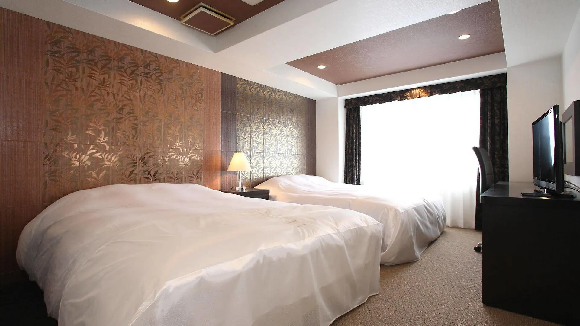 Отель эконом класса Hotel Sunline Kyoto Gion Shijo